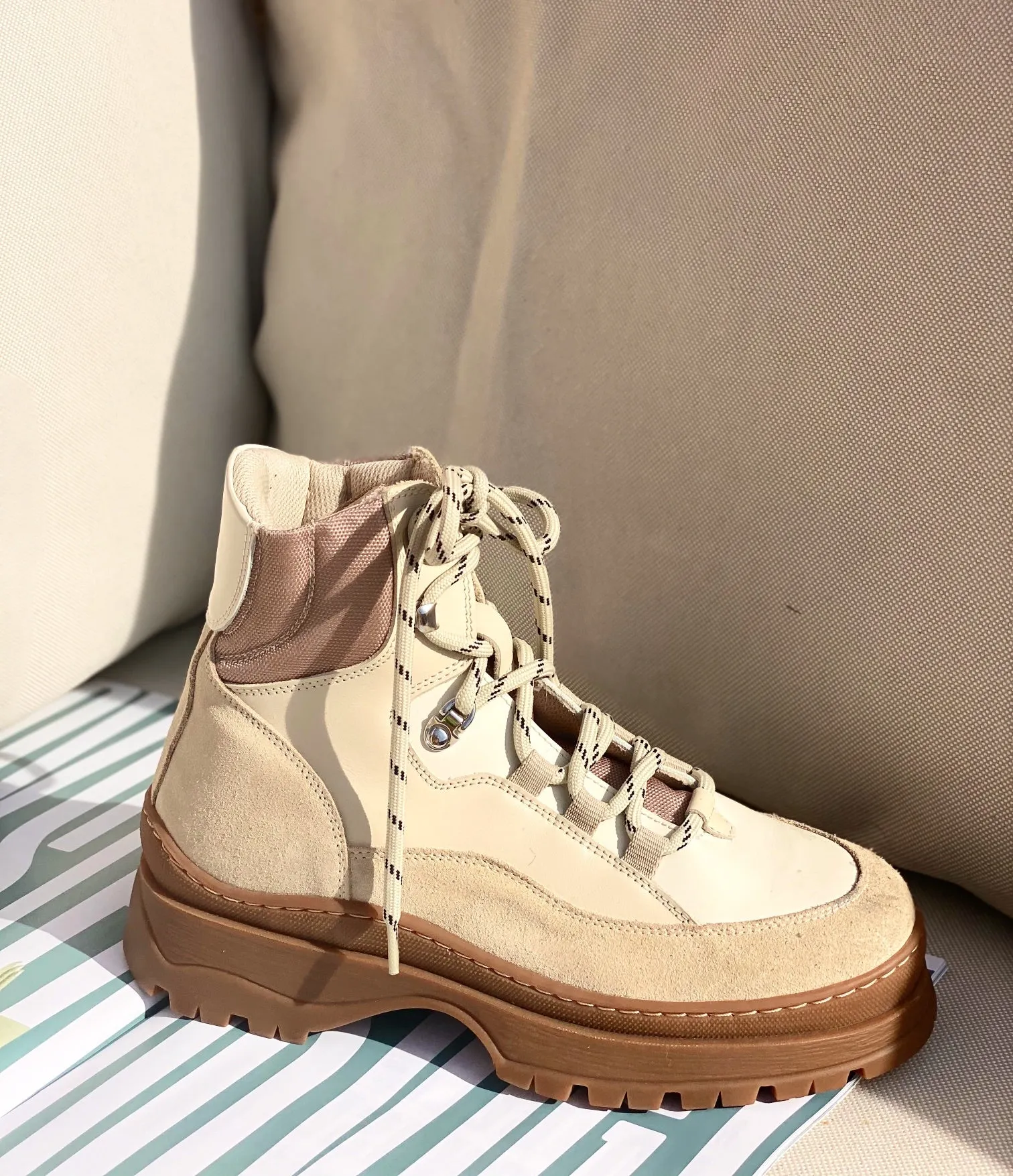 Downhill Boot - Beige