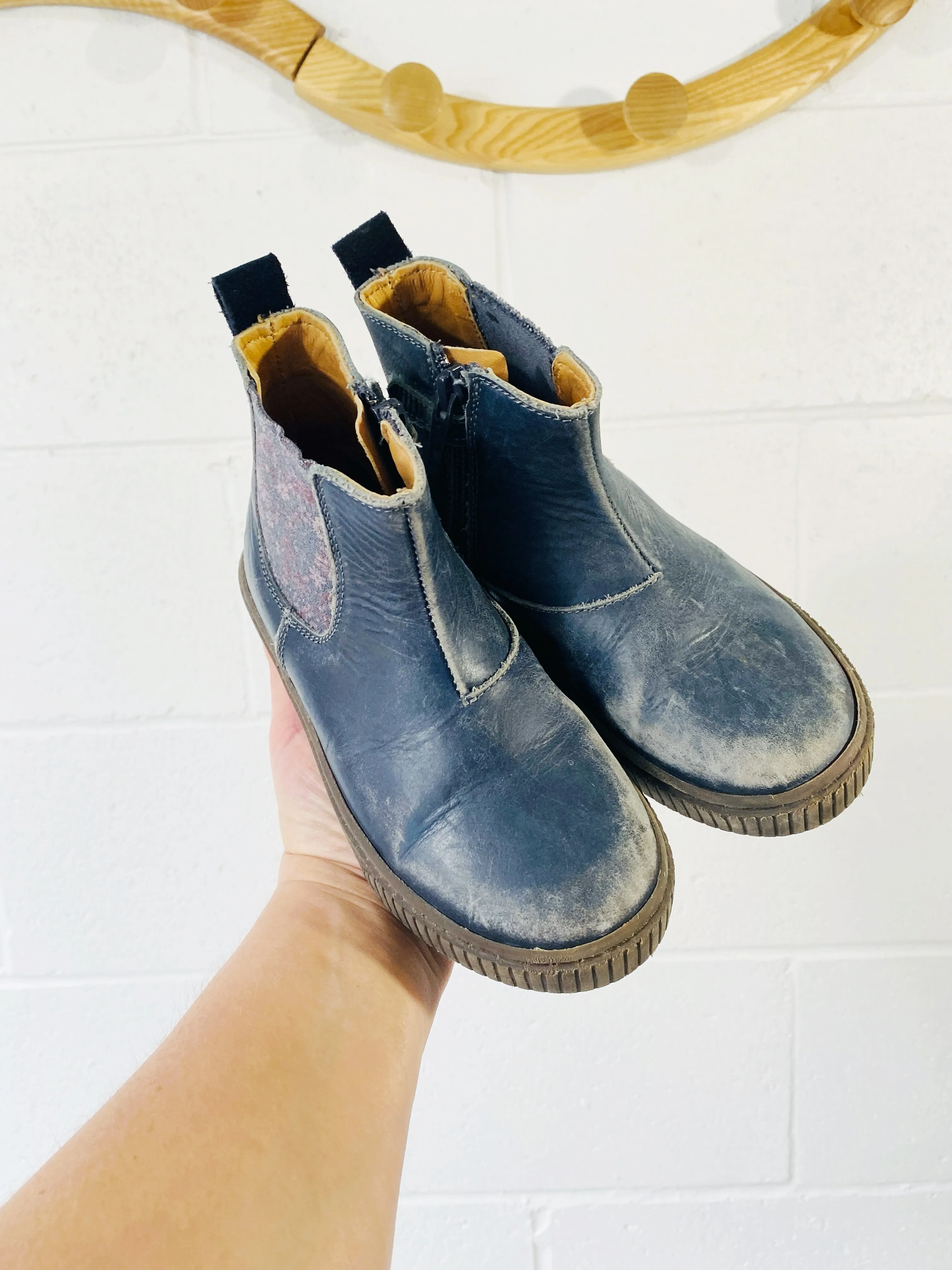 Wheat Navy   Floral Chelsea Boots, 12.5 (29)